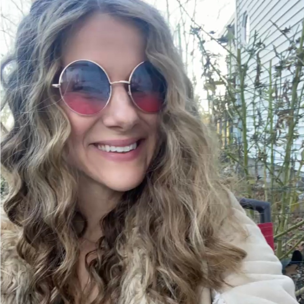 Meet your Posher, Marianne